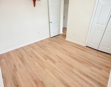 110 Easy Street - Photo Thumbnail 1