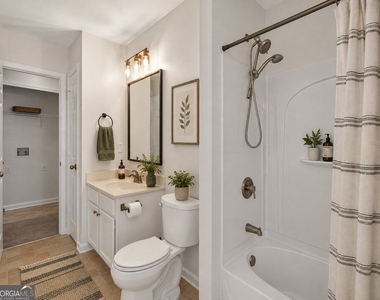 2820 Mayfair Drive - Photo Thumbnail 32