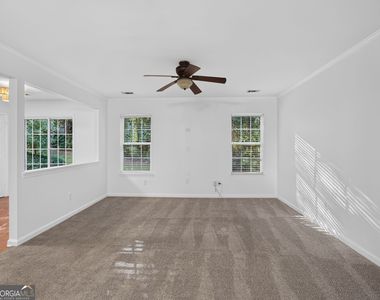 2820 Mayfair Drive - Photo Thumbnail 9