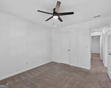 2820 Mayfair Drive - Photo Thumbnail 31