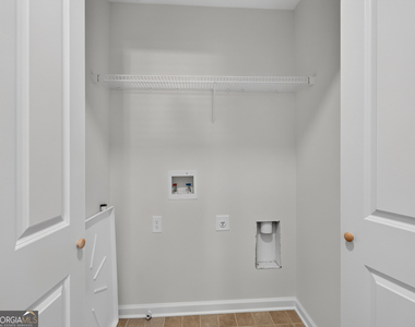 2820 Mayfair Drive - Photo Thumbnail 26