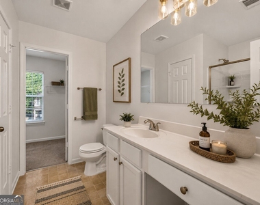 2820 Mayfair Drive - Photo Thumbnail 21