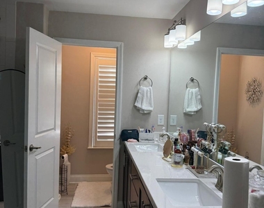2141 Coventry Drive - Photo Thumbnail 15