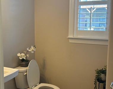 2141 Coventry Drive - Photo Thumbnail 13