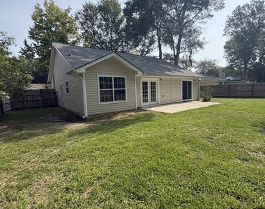 112 Boxwood Court - Photo Thumbnail 13