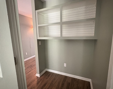 112 Boxwood Court - Photo Thumbnail 9