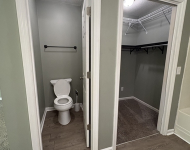 112 Boxwood Court - Photo Thumbnail 8