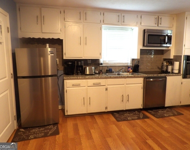 335 Bay Creek Road - Photo Thumbnail 5