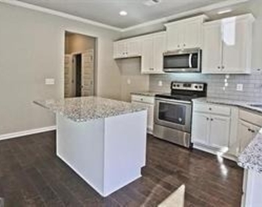 1406 Weeping Tree Drive - Photo Thumbnail 10