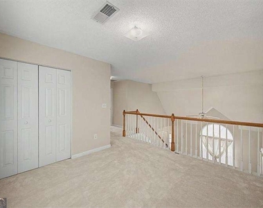 2025 Baramore Oaks Drive - Photo Thumbnail 14