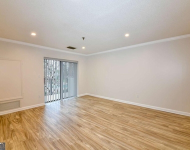 300 Johnson Ferry Road - Photo Thumbnail 10