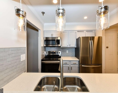 300 Johnson Ferry Road - Photo Thumbnail 1