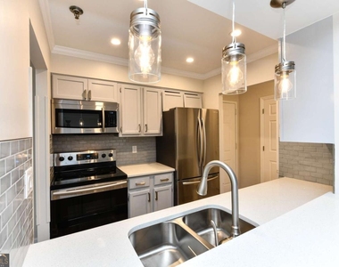 300 Johnson Ferry Road - Photo Thumbnail 2