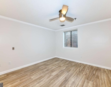 300 Johnson Ferry Road - Photo Thumbnail 11