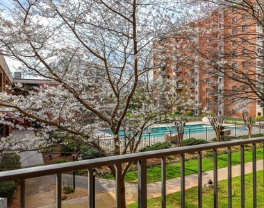300 Johnson Ferry Road - Photo Thumbnail 18