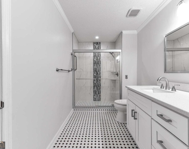 300 Johnson Ferry Road - Photo Thumbnail 14