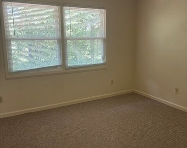 180 Chalfont Lane - Photo Thumbnail 5