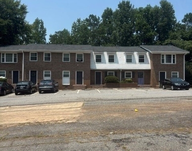 180 Chalfont Lane - Photo Thumbnail 2