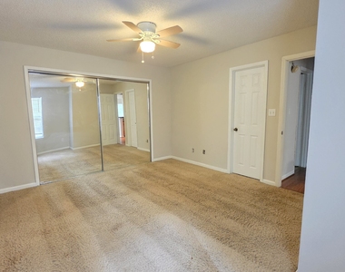 317 Hawkstone Way - Photo Thumbnail 12