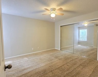 317 Hawkstone Way - Photo Thumbnail 11
