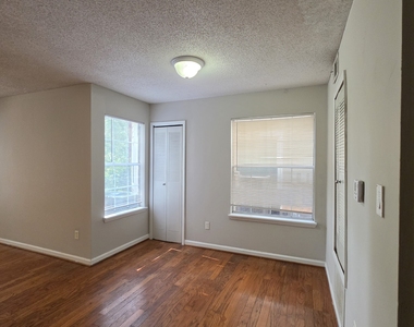 317 Hawkstone Way - Photo Thumbnail 5