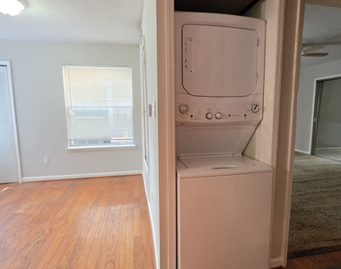 317 Hawkstone Way - Photo Thumbnail 10