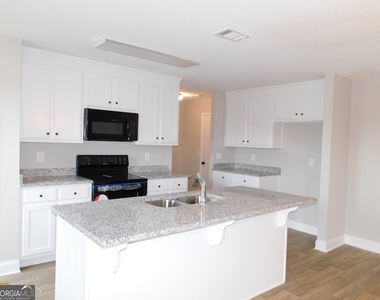 2214 Savannah Drive - Photo Thumbnail 4