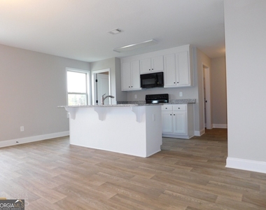2214 Savannah Drive - Photo Thumbnail 3