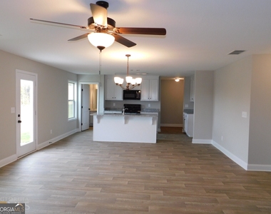 2214 Savannah Drive - Photo Thumbnail 5