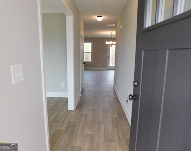 2214 Savannah Drive - Photo Thumbnail 2