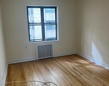 East 46th Street - Photo Thumbnail 6