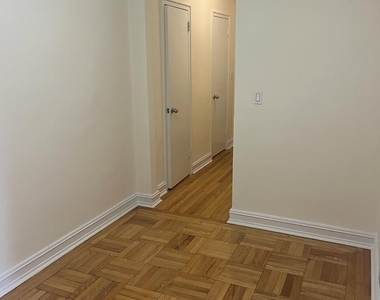 East 46th Street - Photo Thumbnail 5