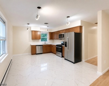 28 Carr St - Photo Thumbnail 5