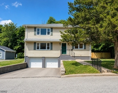 28 Carr St - Photo Thumbnail 1