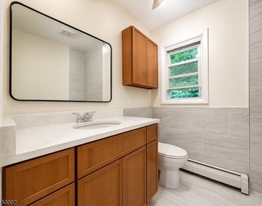 28 Carr St - Photo Thumbnail 13