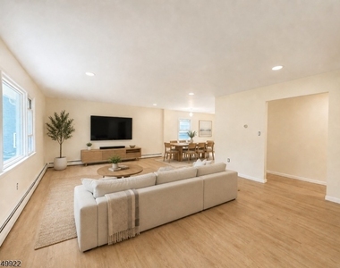 28 Carr St - Photo Thumbnail 4