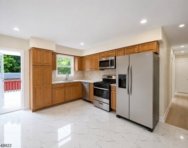 28 Carr St - Photo Thumbnail 6