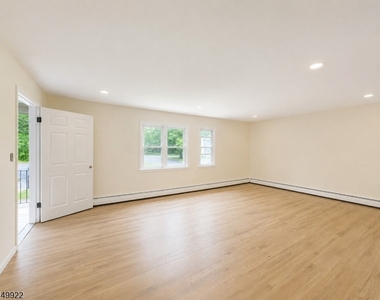 28 Carr St - Photo Thumbnail 2