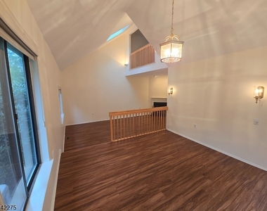 41 Arbor Cir - Photo Thumbnail 3