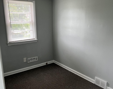 903 Catherine Street - Photo Thumbnail 9