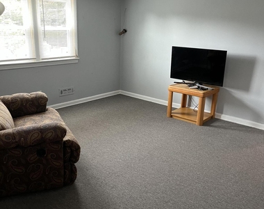 903 Catherine Street - Photo Thumbnail 4