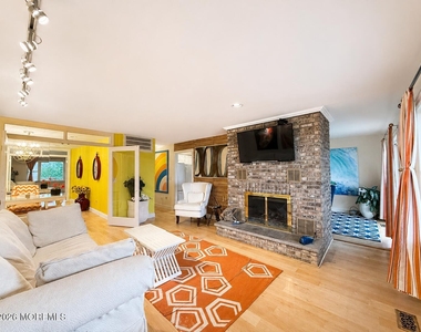 324 Shore Drive - Photo Thumbnail 10