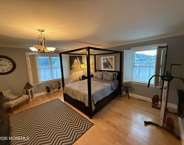 324 Shore Drive - Photo Thumbnail 3