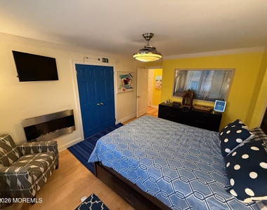 324 Shore Drive - Photo Thumbnail 5