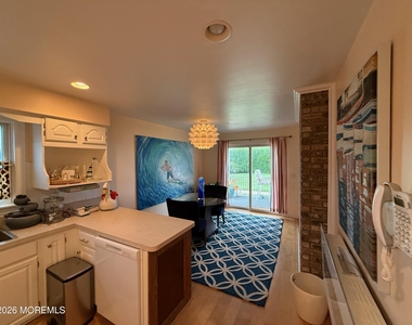 324 Shore Drive - Photo Thumbnail 2