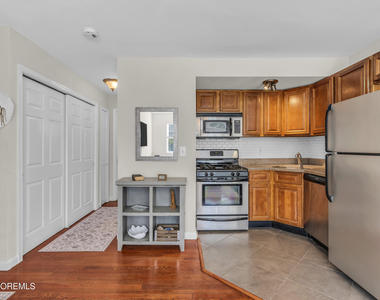 305 4th Avenue - Photo Thumbnail 10