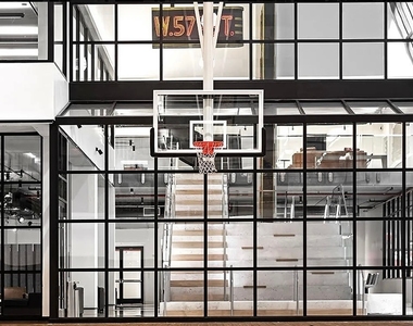 West 57th Street - Photo Thumbnail 2