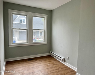 37 2nd Avenue - Photo Thumbnail 5