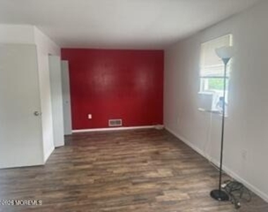 117 Seneca Lake Drive - Photo Thumbnail 7