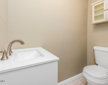 53 Briar Mills Drive - Photo Thumbnail 10